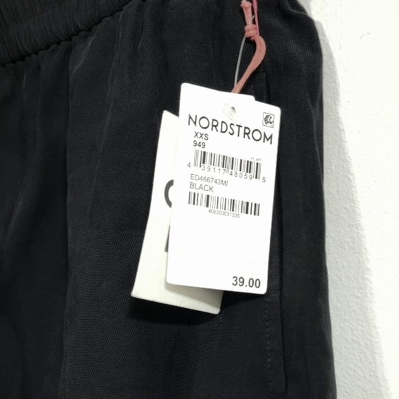 New Open Edit Shorts - Picture 7 of 8